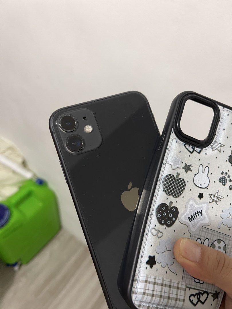 iphone 11 128gb (Category: iPhone 11 Series) located in Iloilo. Submitted by angelenepe01084 (Listing ID 1468404235, Image 2). Description: iphone 11 128gb no issue all working back glass has been replaced globe locked .