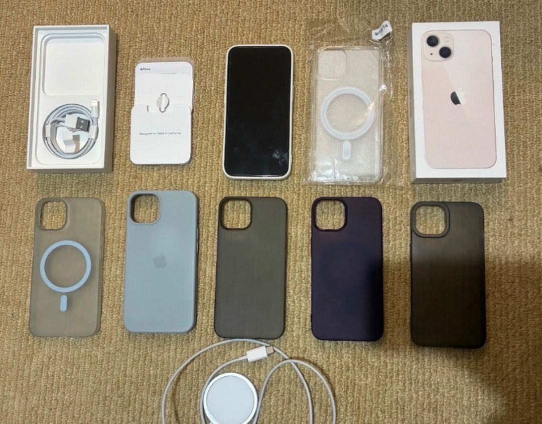 iPhone 13 -- No issue Complete (Category: iPhone 13 Series) located in Lucena. Submitted by honeybee22__ (Listing ID 1468324626, Image 3). Description: Good Condition 128gb Factory unlocked Pink No issue No scratch Complete.