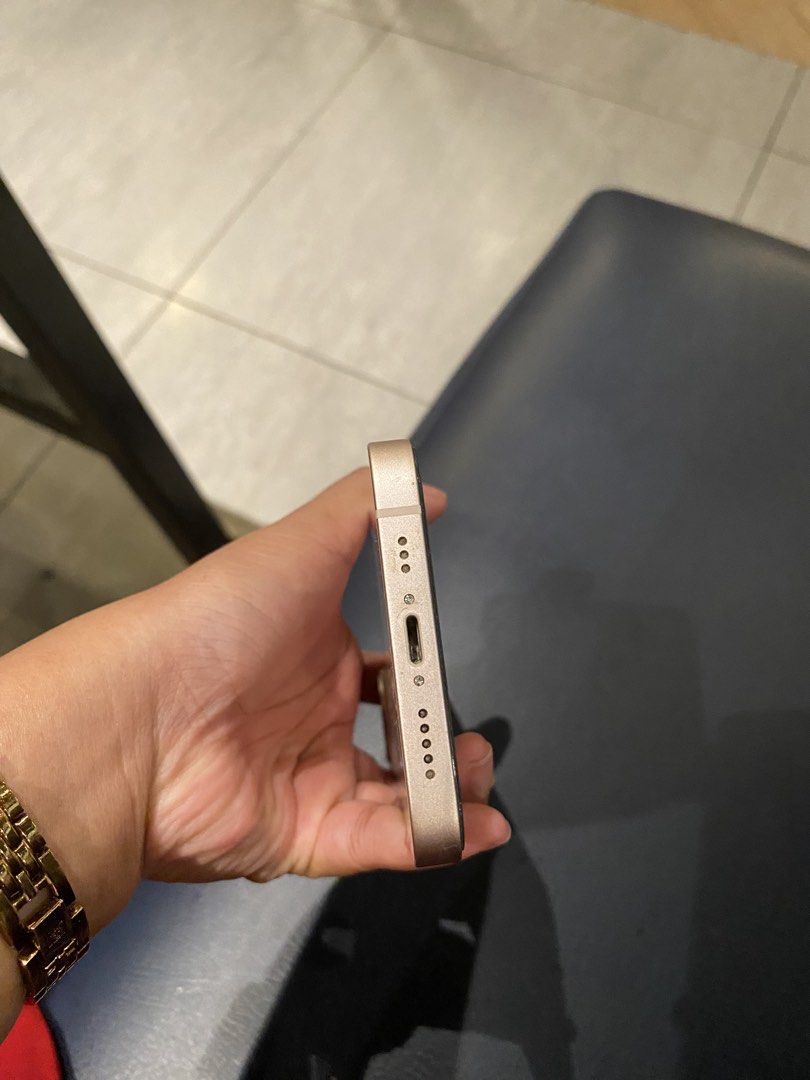 Iphone 13 for sale (Category: iPhone 13 Series) located in Manila. Submitted by abygailbfe10323 (Listing ID 1468423287, Image 3). Description: Iphone 13 Issues: 73% Battery Health No other issues Lady owned used for 3 years battery cord not included.