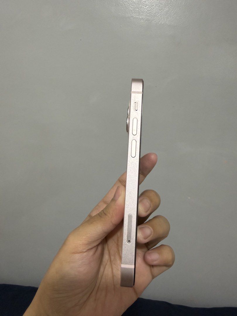 iPhone 13 mini 128gb (Pink) (Category: iPhone 13 Series) located in Taguig. Submitted by chellyx (Listing ID 1468446131, Image 2). Description: For Sale only iPhone 13 Mini 128gb Color: Pink Japan variant Battery health 90% Factory unlocked (any sim) Makinis! Front, back and sides. No scratches. No paint chip. With camera lens protector (film) No issue Unit and clear case only Meetup: 📍Ayala Triangle, Makati 📍Arca South Taguig *Honest Disclosur