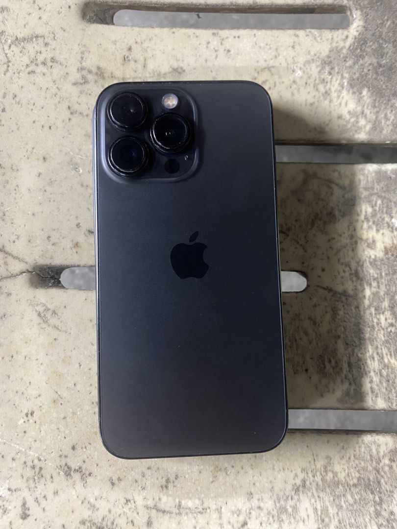 iPhone 13 PRO 128gb (graphite) (Category: iPhone 13 Series) located in Caloocan City. Submitted by shanlei (Listing ID 1468386368, Image 3). Description: iPhone 13 PRO 128gb (graphite) — FOR SALE 19,000 NEGOTIABLE 100% Battery Health (NEWLY REPLACED BATTERY) 128gb Storage may original box face ID true tone All functions working good condition NO sim restrictions — any sim !! ang issue lang nito is replaced ang battery niya and wala na iba. make s