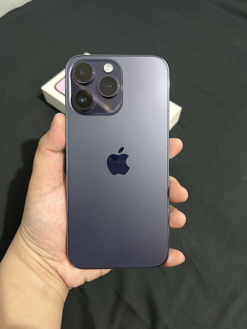 Iphone 14 promax 256 (Category: iPhone 14 Series) located in Manila. Submitted by cnmanaois19234 (Listing ID 1468385995, Image 3). Description: - Model: iPhone 14 Pro Max - Storage: 256GB - Color: Deep Purple - Condition: Good (7/10) - Includes original box - Meetup location: manila/caloocan.