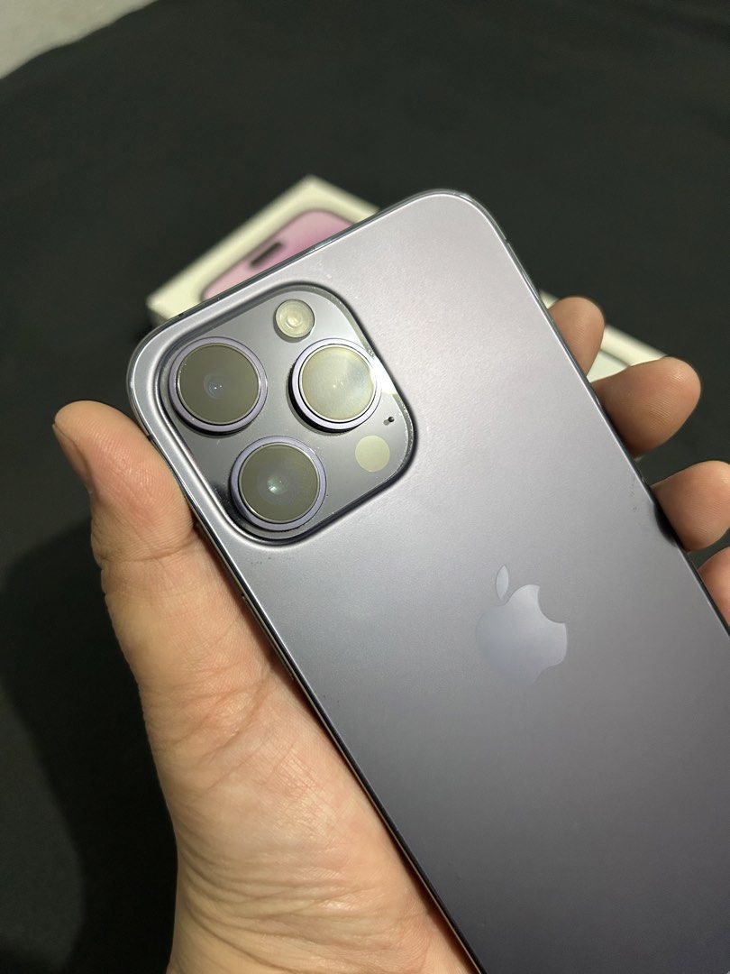Iphone 14 promax 256 (Category: iPhone 14 Series) located in Manila. Submitted by cnmanaois19234 (Listing ID 1468385995, Image 2). Description: - Model: iPhone 14 Pro Max - Storage: 256GB - Color: Deep Purple - Condition: Good (7/10) - Includes original box - Meetup location: manila/caloocan.