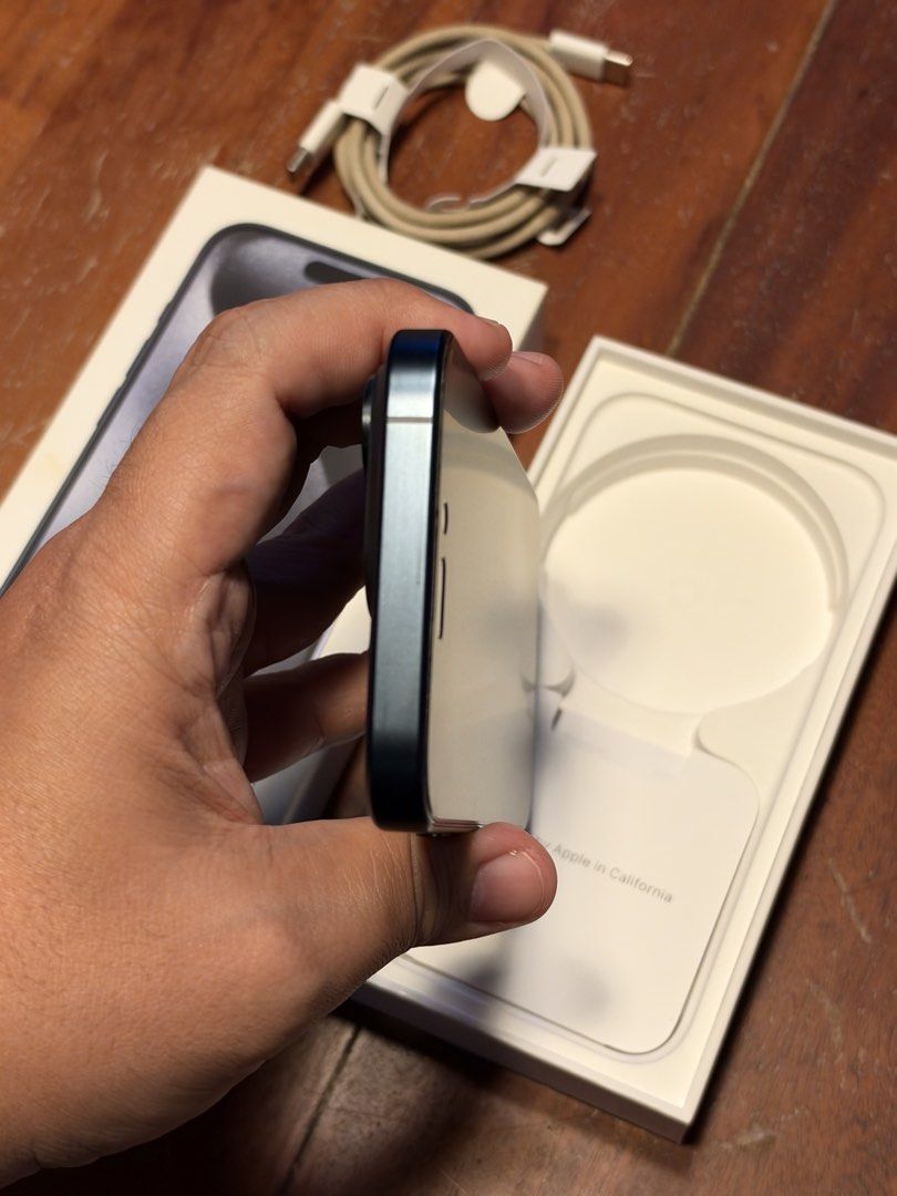 Iphone 15 pro - 256GB (Category: iPhone 15 Series) located in Manila. Submitted by markromualdo18 (Listing ID 1468363584, Image 3). Description: iphone 15 pro - 256GB No issue! Never been repaired Openline Got from Singapore 🇸🇬 Original Box Original Used Cable 87% BH DM me Cavite area or WTC (tom. only).