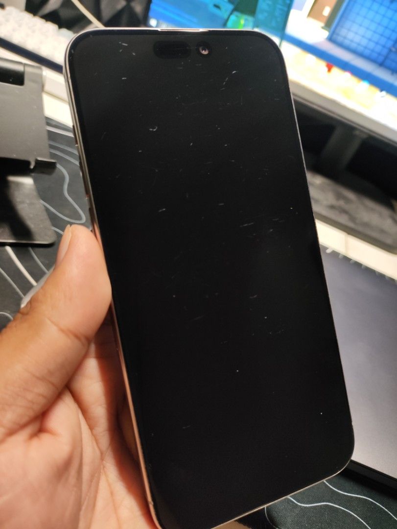 iPhone 15 Promax 256gb (Category: iPhone 15 Series) located in Manila. Submitted by bmbzxc (Listing ID 1468464861, Image 3). Description: iPhone 15 Promax 256gb Factory Unlocked Unit only All working Battery health: 95% Issue: Front screen scratches Personal owned by my relatives in Australia. Rfs: They've upgraded already and asking for my help to sell it. Location: Cainta, Rizal Meet up only nearby Cainta, Rizal Thank you! :).