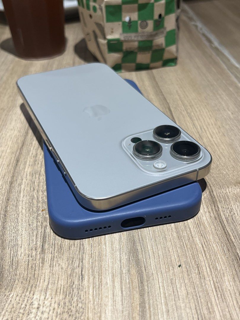 Iphone 16 Pro Max 256gb Openline (Category: iPhone 16 Series) located in Manila. Submitted by krtic (Listing ID 1468406349, Image 3). Description: - Model: iPhone 16 Pro Max - Storage: 256GB - Color: Natural Titanium - Status: Factory Unlocked / Openline (Local Variant) - Battery Health: 89% - Condition: No issues, smooth performance - Inclusions: Complete with box (same IMEI) - Meetup Locations: LRT Quirino, Pedro Gil, Robinsons Place Manila.