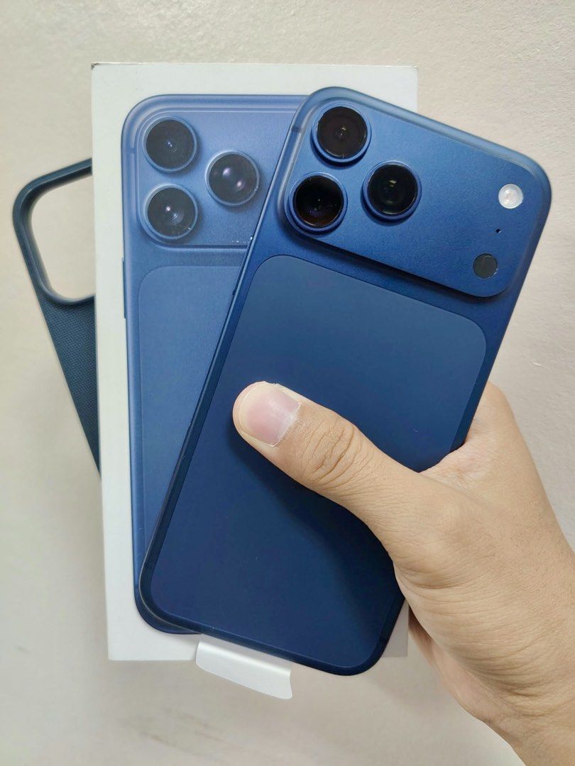 iPhone 17 Pro Max 512GB XA FU (Category: iPhone 17 Series) located in Antipolo. Submitted by lowkeygadget (Listing ID 1468309899, Image 1). Description: AVAILABLE FOR SALE ‼️ iPhone 17 Pro Max 512GB LOCAL VARIANT OPENLINE Warranty till August 2027 🔋 100% 🔌 12 cycle count only PHP 76,990 Slight negotiable ✅ Complete original standard package ✅ Guaranteed no issue ✅ Test and reset all you want Meetups: 📍 Rizal Area, Cubao, MRT/LRT Stations, SM N