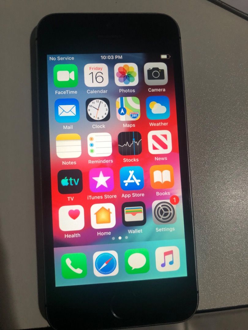 Iphone 5S 16gb Gray (Category: Others) located in Manila. Submitted by kissa.1890 (Listing ID 1468428738, Image 1). Description: Iphone 5S 16gb 8/10 good condition .