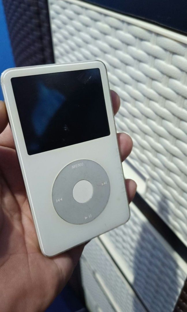 Ipod classic 5th Gen 30gb (Category: Other Gadgets) located in Cavite. Submitted by zildian (Listing ID 1468444699, Image 3). Description: All goods good battery and hard disk..malinis lcd ..pm lng sa interested Salamt....