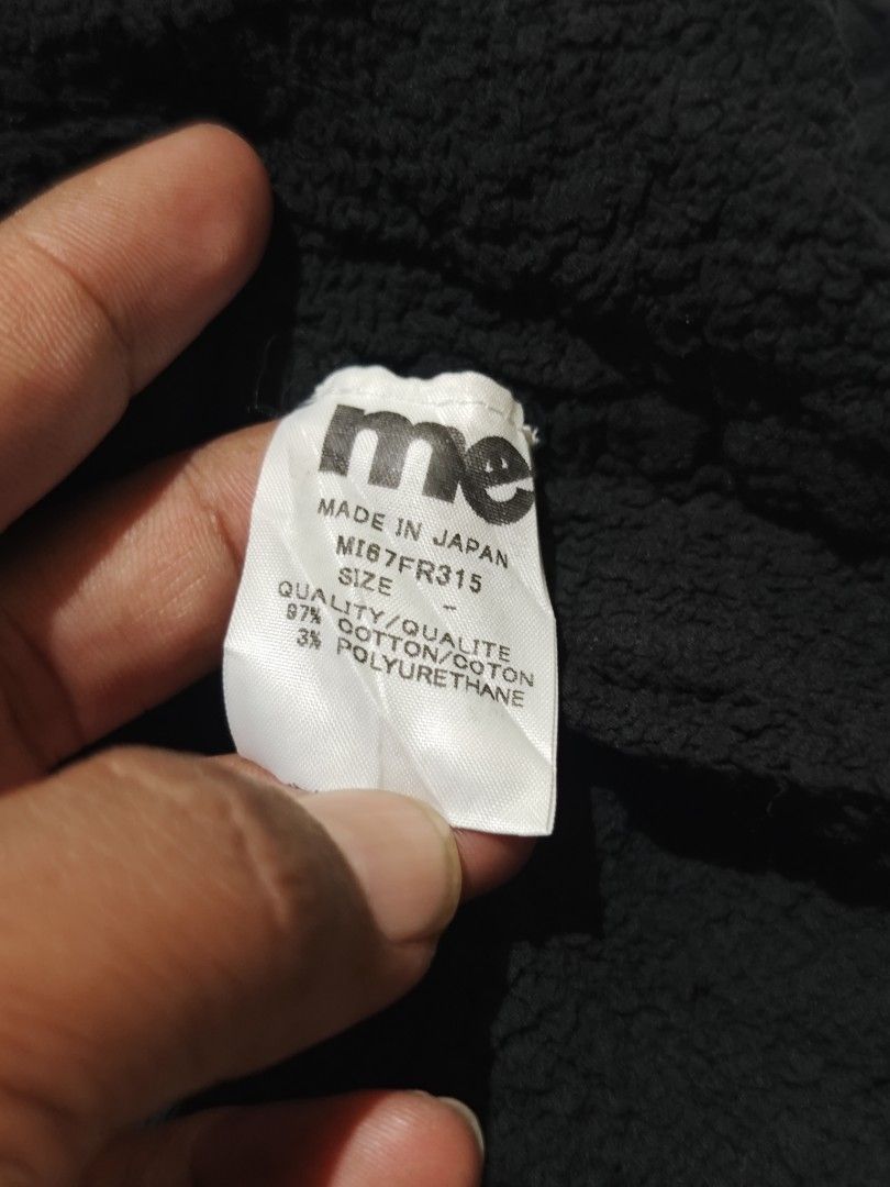 Issey miyake Me henley top (Category: Others Tops) located in Binalbagan. Submitted by Kristoffer_Arguelles (Listing ID 1468308781, Image 3). Description: good as new 10)10 po ito sa actual 13x19.5 dimension no issues authentic.