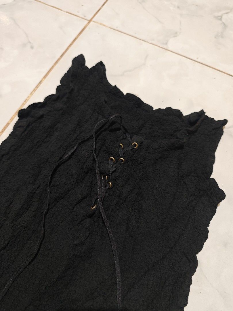 Issey miyake Me henley top (Category: Others Tops) located in Binalbagan. Submitted by Kristoffer_Arguelles (Listing ID 1468308781, Image 2). Description: good as new 10)10 po ito sa actual 13x19.5 dimension no issues authentic.