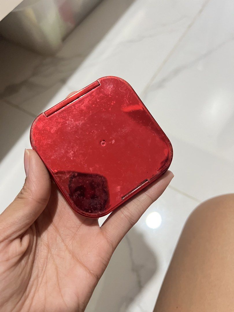 Issy Palette Box (Category: Makeup) located in Rizal. Submitted by preowned.clo (Listing ID 1468338090, Image 2). Description: Red - 150 Mini (sealed) - 180.