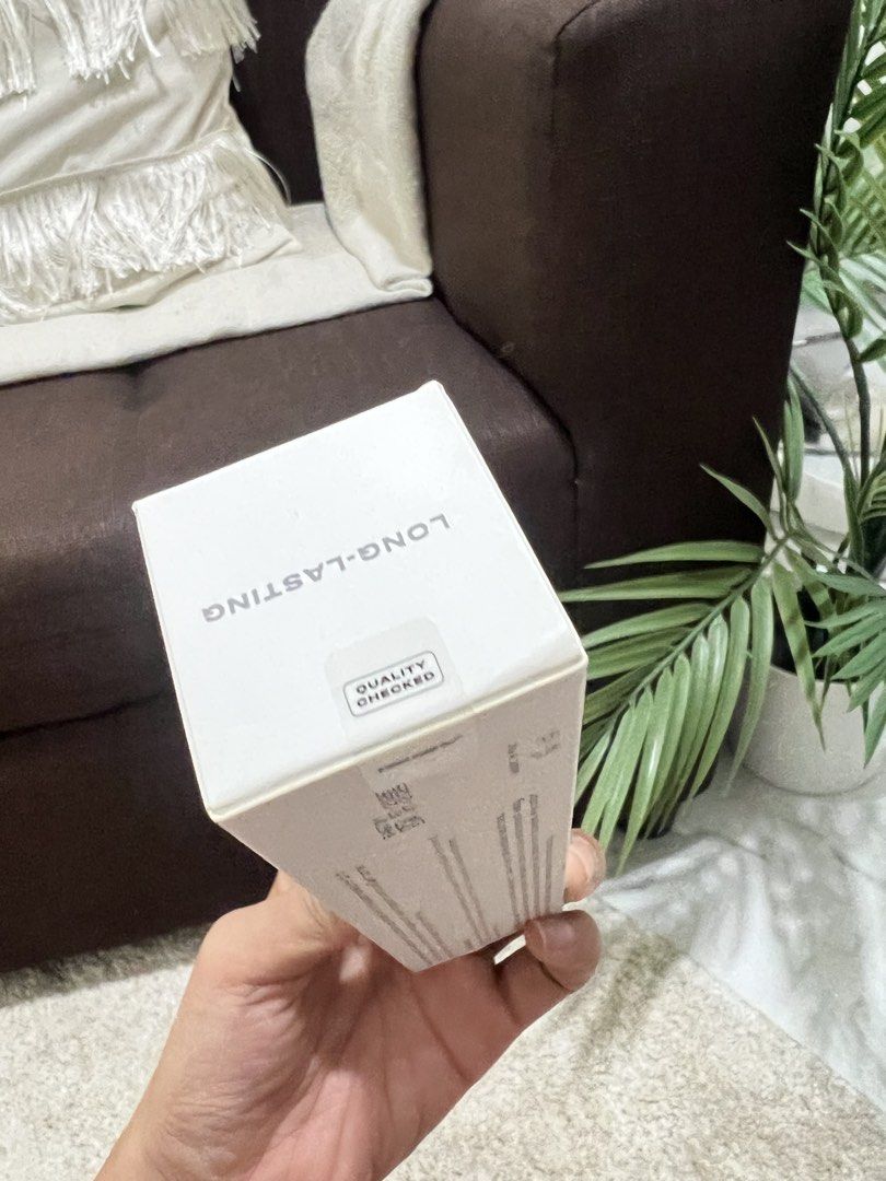 ISSY SETTING SPRAY (Category: Makeup) located in Rizal. Submitted by preowned.clo (Listing ID 1468337754, Image 2). Description: .