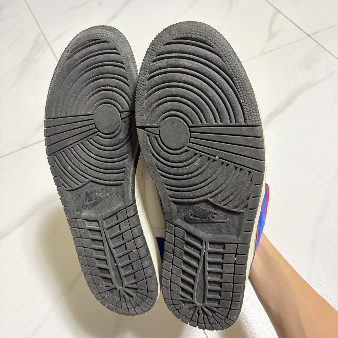 j1 mid top 3 size 10.5 (Category: Sneakers) located in San Pedro. Submitted by capt_africa (Listing ID 1468354122, Image 3). Description: jordan 1 mid top 3 size 10.5 authentic used few times pair only P1495 san pedro laguna.