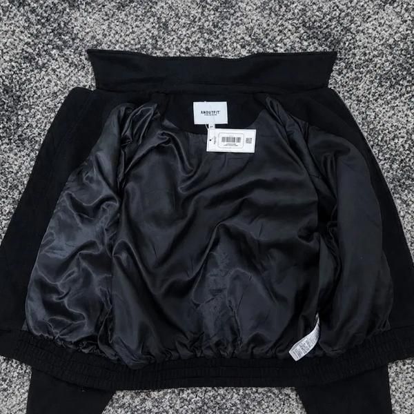 Jacket (Category: Coats, Jackets and Outerwear) located in Singapore. Submitted by bunjangpartners (Listing ID 1468452389, Image 3). Description: Only selling 100% authentic products✅️ (100% refund and legal responsibility if it is a counterfeit or fraud) Model: Wool Blend 2-WAY Kara Blue Long Black Condition: Brand new, unused Size: M Description: 100% authentic, and we guarantee legal responsibility and 100% refund if it is a fraud or not authe
