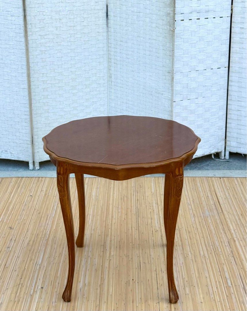 JAPAN SURPLUS ELEGANT STYLE SIDE TABLE/CENTER TABLE IN GOOD CONDITION (Category: Tables & Sets) located in Bulacan. Submitted by monmon555 (Listing ID 1468437920, Image 1). Description: JAPAN SURPLUS ELEGANT STYLE SIDE TABLE/CENTER TABLE IN GOOD CONDITION SIZE: 22H x 23D inches.