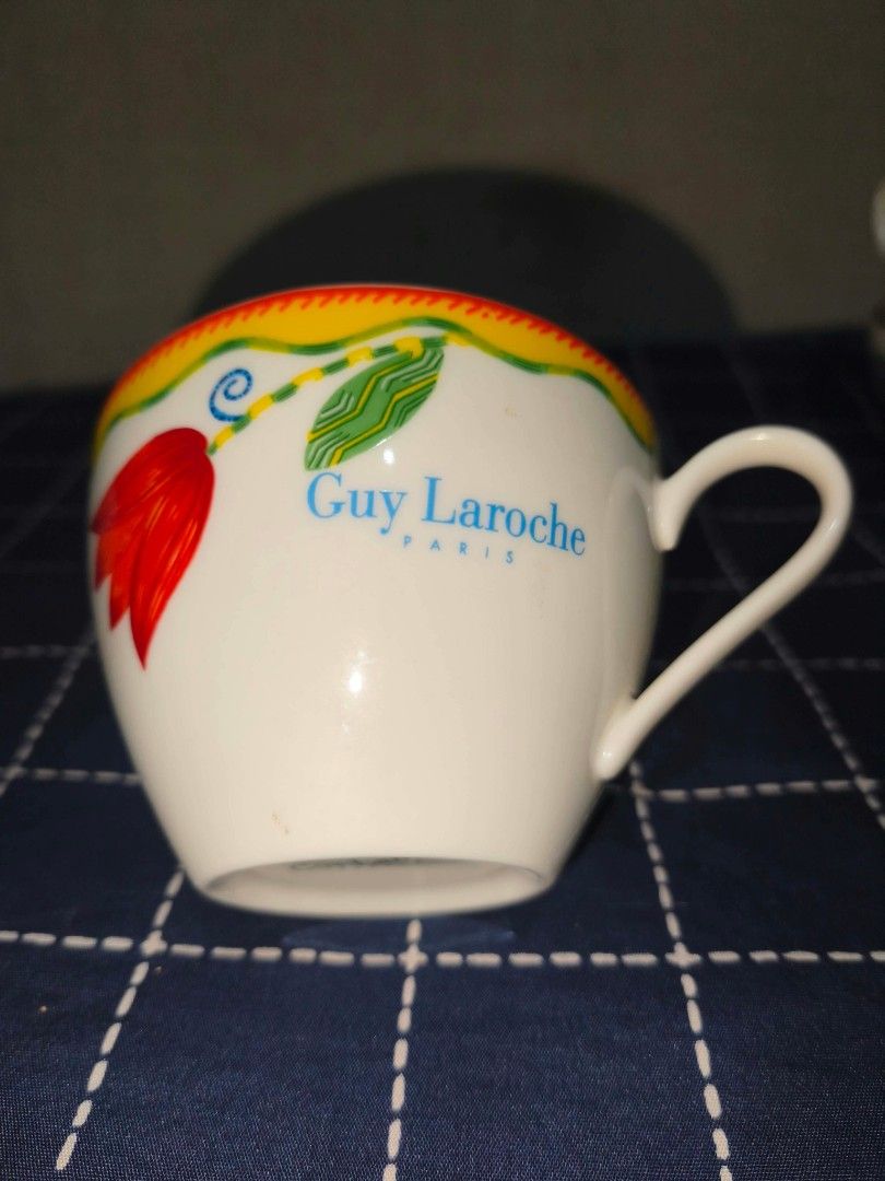 JAPAN SURPLUS KITCHENWARES (Category: Coffee & Tea Tableware) located in Manila. Submitted by msyhue11_ (Listing ID 1468491439, Image 3). Description: - Authentic Disney Dumbo ceramic teacup - Features adorable Timothy Mouse graphic and circus flag rim pattern - Decorated with sweet character quotes - Classic shape with a comfortable handle and pedestal base - Ideal for collectors or everyday use.