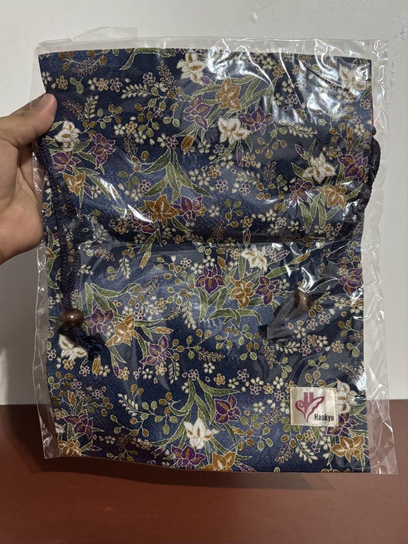 Japanese Fabric Drawstring Pouch (Category: Purses & Pouches) located in Cavite. Submitted by nanangonlineshop (Listing ID 1468393918, Image 1). Description: 📌 Japanese Fabric Drawstring Pouch 🏷️ P100 ✅ Size: 9” x 11” ⚠️ POLICY: ❌ NO COD ✅ AS IS, WHERE IS ✅ FIRST PAY BASIS ✅ MINE NOW, PAY NOW ✅ 3-DAYS HOLD ONLY. UNPAID RESERVATIONS ARE VOIDED. 📍 Location: Cavite 👉 WE SHIP NATIONWIDE (LUZON, VISAYAS & MINDANAO) ✅ MOP: Bank Transfer (BPI) & GCa