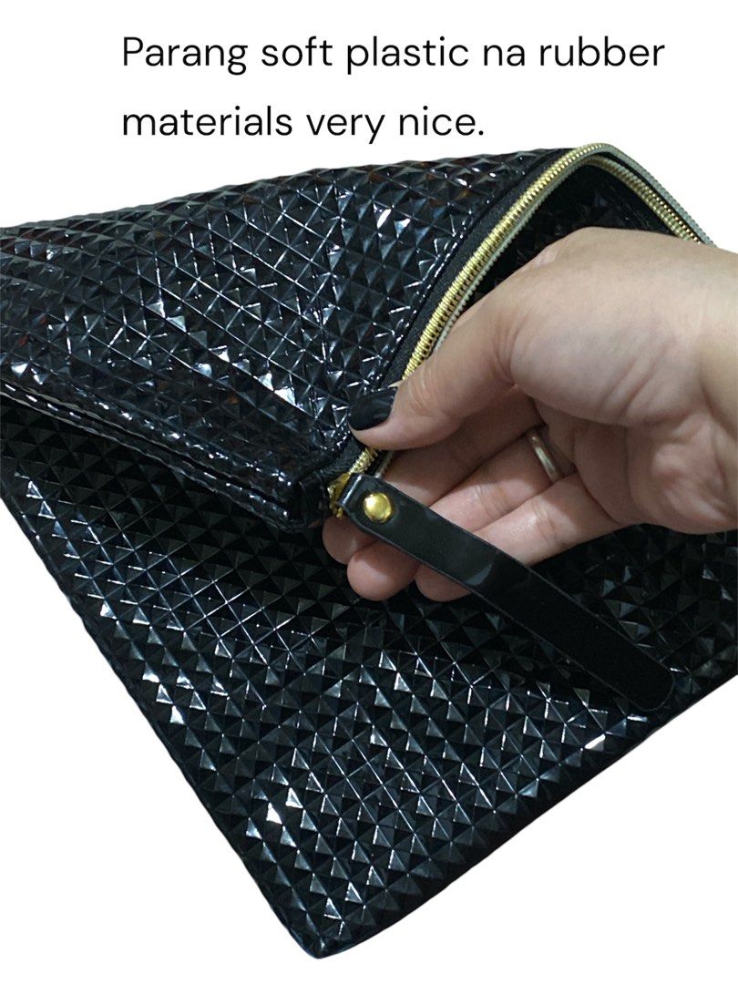 🇰🇷🇯🇵Japankorea Document pouch 🇰🇷🇯🇵 (Category: Purses & Pouches) located in Butuan. Submitted by bxufinds (Listing ID 1468451273, Image 3). Description: 🇯🇵JAPAN-KOREA SURPLUS🇰🇷 LAST PRICE POSTED‼️ ▪️1 DAY RESERVATION ONLY. AUTO CANCEL & GIVE TO THE NEXT MINER PO. ▪️CONDITION: -Size: -As is, used items -surplus -signs of usage..bawal sa maselan bawal sa maarte po pero good condition at magagamit pa talaga. *****𝗣𝗟𝗘𝗔𝗦𝗘 𝗥𝗘𝗔𝗗****