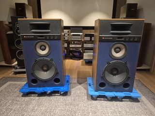 Speaker Collection item 3