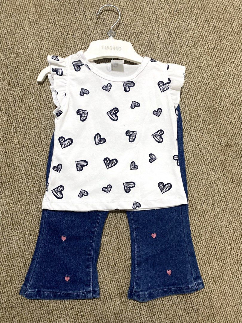 Jeans Set (Category: Babies & Kids Fashion) located in Johor Bahru. Submitted by preloved_bd (Listing ID 1468336321, Image 1). Description: True Size Size 1218 New salah beli size .