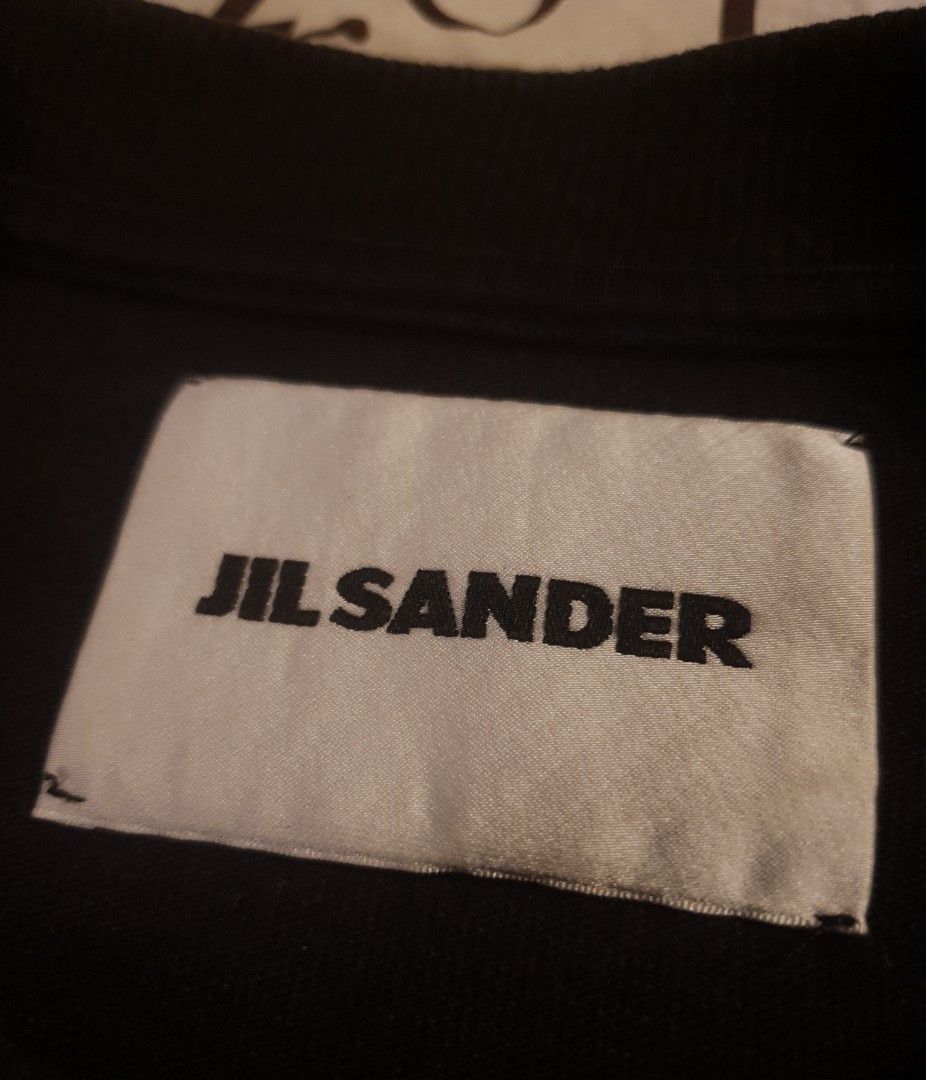 Jil Sander black tshirt (Category: Tshirts & Polo Shirts ) located in San Fernando. Submitted by retro.district. (Listing ID 1468470153, Image 3). Description: - Jil Sander black tshirt - Size: XL (25x30) - Condition: Excellent - No issue - Color Rate: 9.5/10.