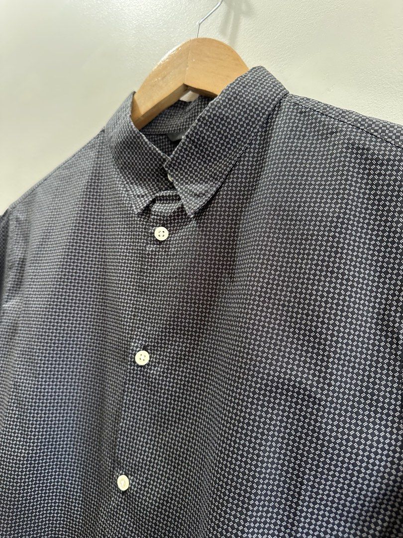 j.lindeberg Long-Sleeve Button Down Shirt (Category: Formal Shirts) located in Baguio. Submitted by .daryl (Listing ID 1468344845, Image 2). Description: 20 width 29 length .
