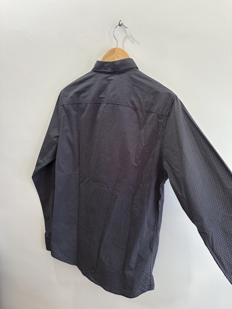 j.lindeberg Long-Sleeve Button Down Shirt (Category: Formal Shirts) located in Baguio. Submitted by .daryl (Listing ID 1468344845, Image 3). Description: 20 width 29 length .