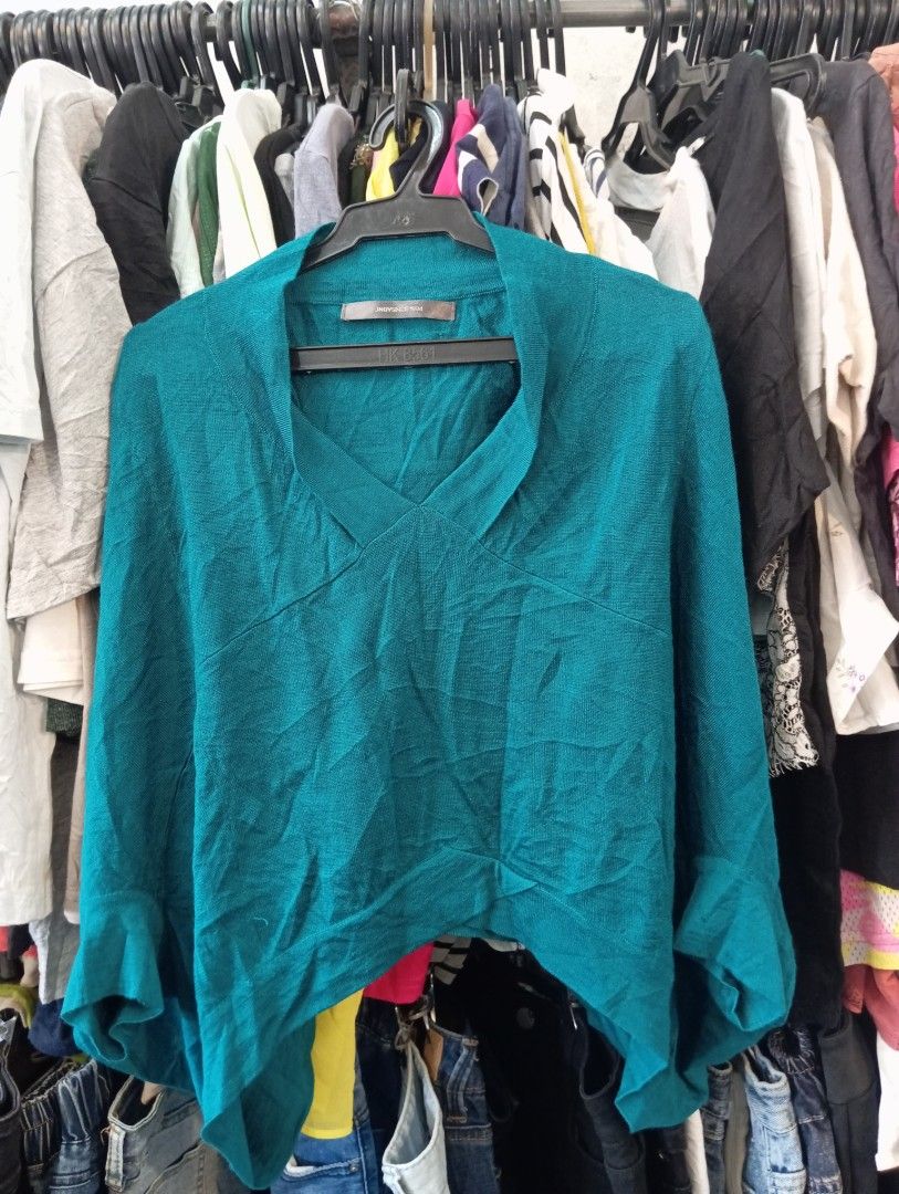 JNBY BLOUSE (Category: Activewear) located in Monkayo. Submitted by danielcabusora (Listing ID 1468360216, Image 1). Description: JNBY BLOUSE FREESIZE NO FLAWS NO ISSUE.