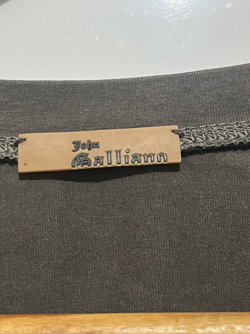 John Galliano (Category: Blouses) located in Lipa City. Submitted by deligrind (Listing ID 1468391848, Image 3). Description: .