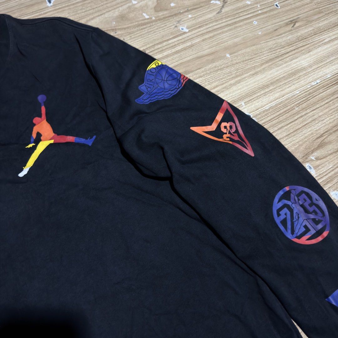 Jordan DNA Sweater (Category: Coats, Jackets and Outerwear) located in Davao. Submitted by ckkb1821 (Listing ID 1468460114, Image 2). Description: Jordan DNA Sweater Large on tag (20 x 28"L) Excellent condition, washed & cleaned ₱699 only + SF.