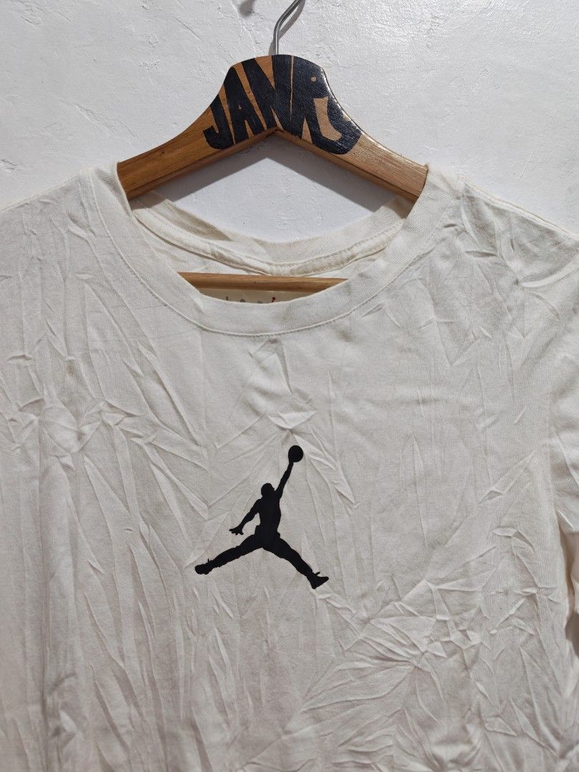 JORDAN FLIGHT DRI FIT SHIRT (Category: Formal Shirts) located in Pili. Submitted by janrypalmerodelima (Listing ID 1468499033, Image 2). Description: JORDAN FLIGHT DRI FIT SHIRT DIMES: 18x25 CONDITION: EXCELLENT COLOR RATE: 9.8/10 ISSUE: NEED WASH ONLY.
