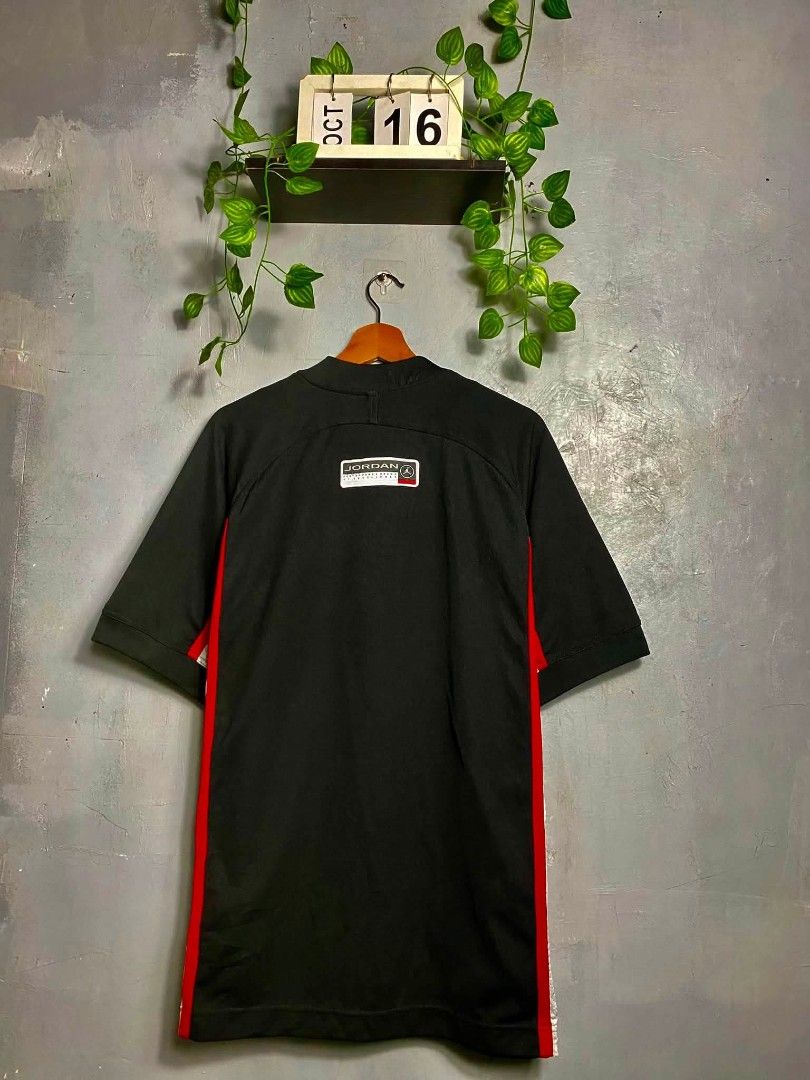 JORDAN JERSEY (Category: Activewear) located in San Jose del Monte. Submitted by ms_gallery (Listing ID 1468442174, Image 3). Description: VINTAGE JORDAN WARMER 👀 COLOR WAY BLACK WITH RED ACCENT IN SIDE PART ⬛🟥 WITH PATCH LOGO AND PATCH SPEEL OUT IN BACK ✨ RELEASE BY EARLY 90s to 20s 🗓️ RARE HARD TO FIND THIS PIECE 👀 💸PRICE 2899 FREE SHIPPING NEGOTIABLE WITH FREE CLOTHES COVER FOR ANTI DUST/STAIN MATERIAL POLYESTER WITH MESH IN THE SIDE PART