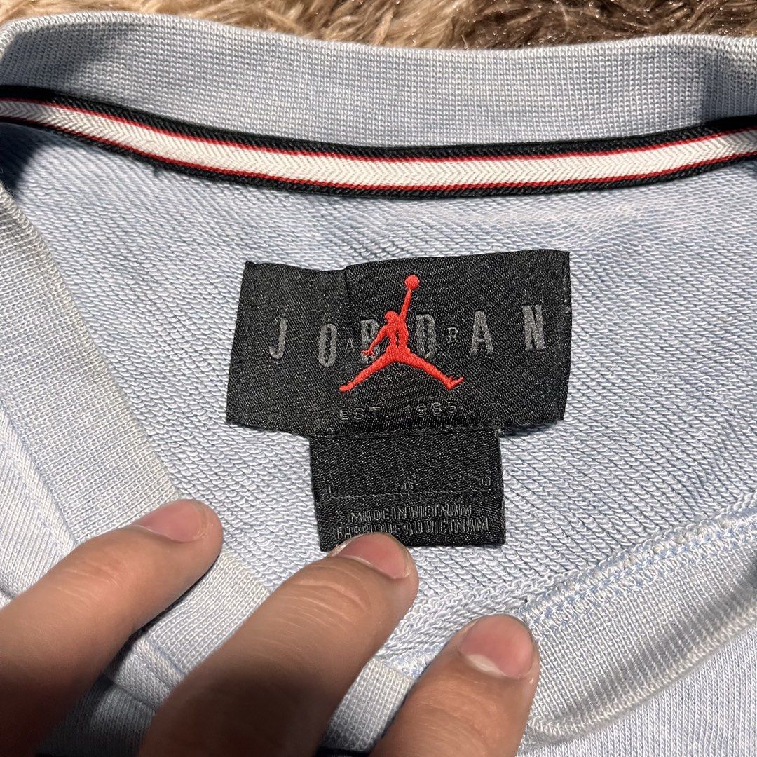 Jordan Light Blue Sweatshirt Size L (Category: Coats, Jackets and Outerwear) located in Manila. Submitted by looted2619 (Listing ID 1468357081, Image 3). Description: JORDAN BROOKLYN FLEECE Excellent condition Size L color rate: 9.5/10 W 23 L 27 issue:❌ DM FOR MORE DETAILS‼️.