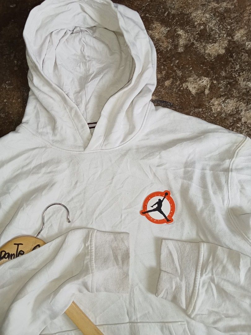 Jordan Pool over hoodie (Category: Hoodies) located in Manila. Submitted by omboydante25337 (Listing ID 1468405318, Image 2). Description: authentic Jordan Pool Over Hoodie size small on tag 20x26 dimension best fits med excellent condesyon issue small pinhole at neck tag php 589 only.