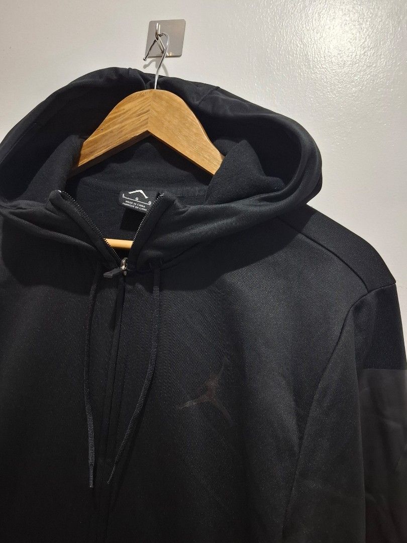 Jordan size large (Category: Coats, Jackets and Outerwear) located in Tarlac. Submitted by christopher.24 (Listing ID 1468320915, Image 2). Description: excellent condition legit.
