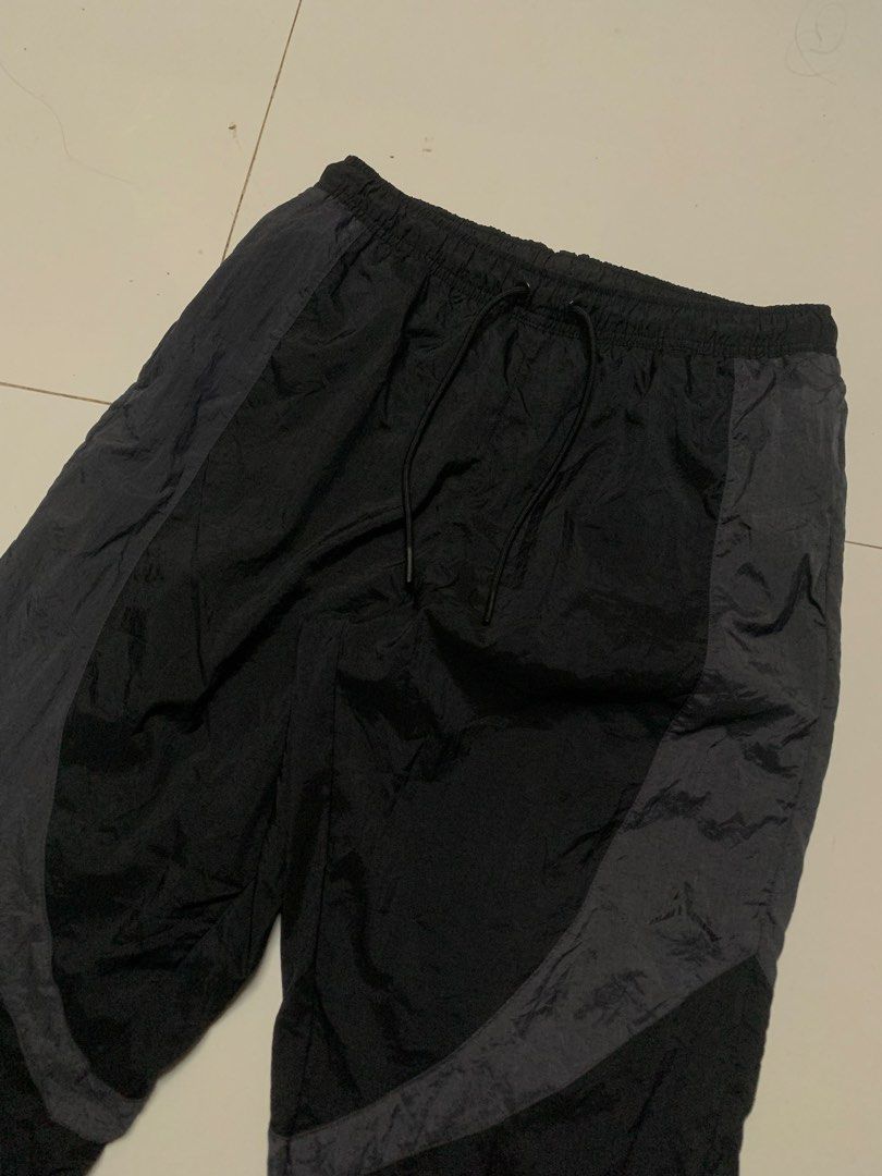 JORDAN WOVEN PANTS WITH ANKLE ZIP (Category: Joggers) located in Andop. Submitted by junjun_watanabe (Listing ID 1468420713, Image 2). Description: free size, 39length color rate: 9.8/10 condition: Excellent no issues .