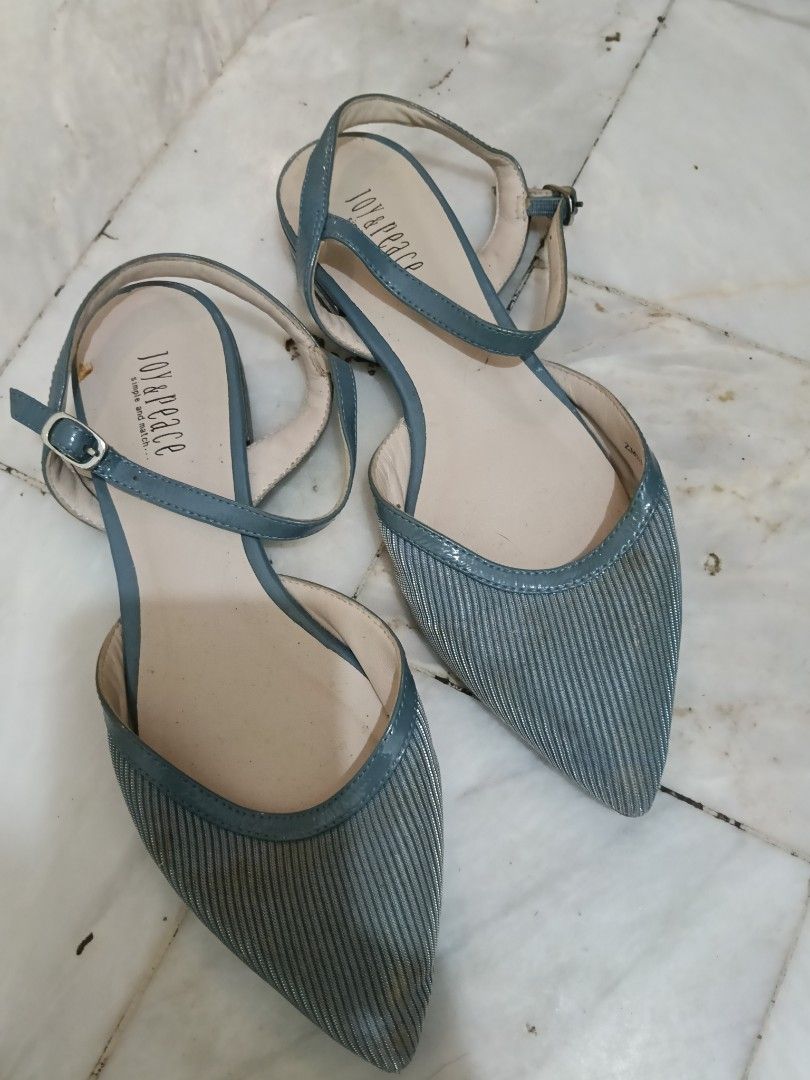 Joy and peace flat sandals blue (Category: Sandals) located in Quezon City. Submitted by andrea11171999 (Listing ID 1468416481, Image 1). Description: .