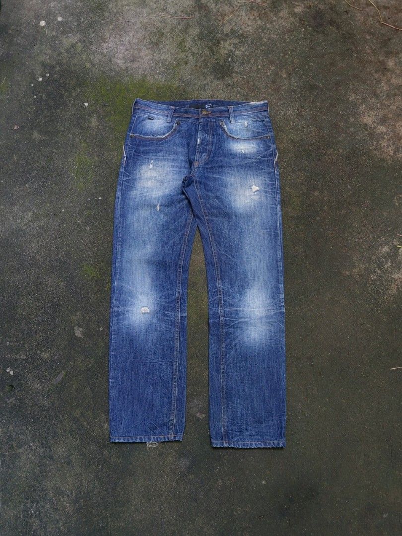 JustCavalli Distressed Mid Washed Blue Jeans (Category: Jeans) located in Taguig. Submitted by xurocurations (Listing ID 1468444385, Image 1). Description: All Inches Dimensions: -41.5 Length -32 Waist -30 Inseam -9.5 Front 12 Back (Crotch) -11 Thighs -8.5 Knees -7 Hem.