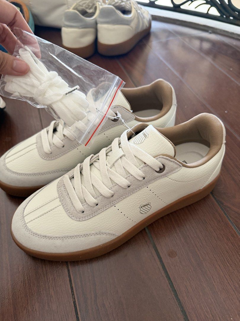 K swiss size 9 womens (Category: Sneakers & Footwear) located in Manila. Submitted by mimis_junkyard (Listing ID 1468440195, Image 2). Description: Got this from Kswiss PH as a pr gift. Never worn 🖤 just took photos of it! Size 9 womens :) No more box .