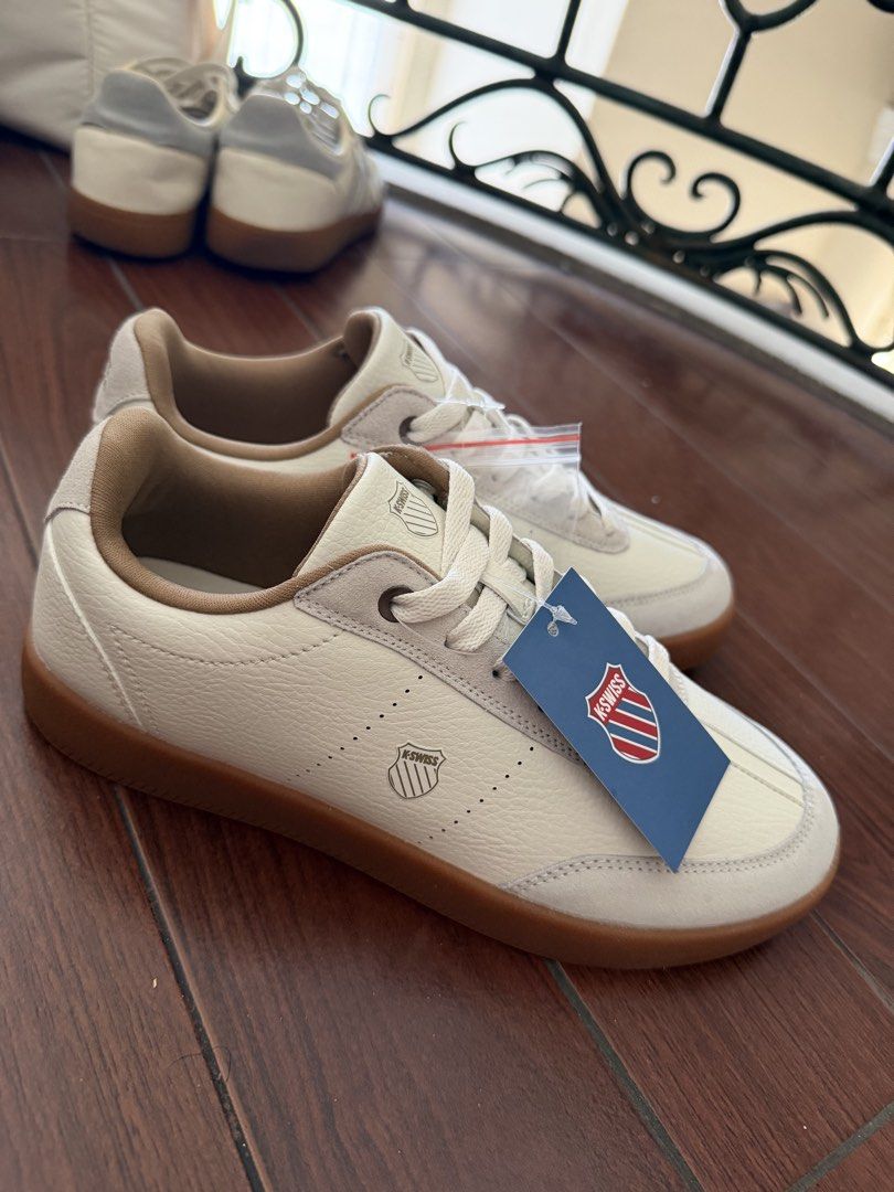 K swiss size 9 womens (Category: Sneakers & Footwear) located in Manila. Submitted by mimis_junkyard (Listing ID 1468440195, Image 1). Description: Got this from Kswiss PH as a pr gift. Never worn 🖤 just took photos of it! Size 9 womens :) No more box .