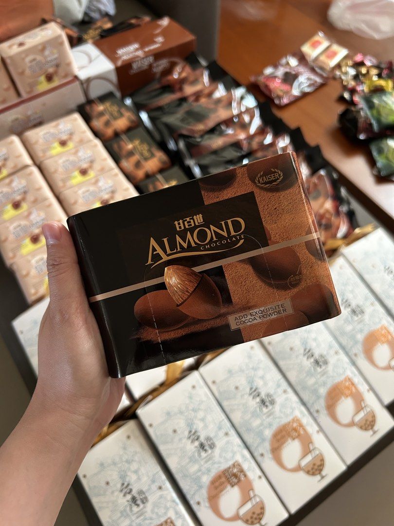 KAISER ALMOND CHOCOLATE 70g (Category: Packaged & Instant Food) located in Pasay City. Submitted by daigouexpress (Listing ID 1468307336, Image 1). Description: 🍫🤎 ALMOND CHOCOLATE LOVERS, THIS ONE’S FOR YOU! 😍 Crunchy almonds + rich chocolate = the perfect sweet treat! ✨ .