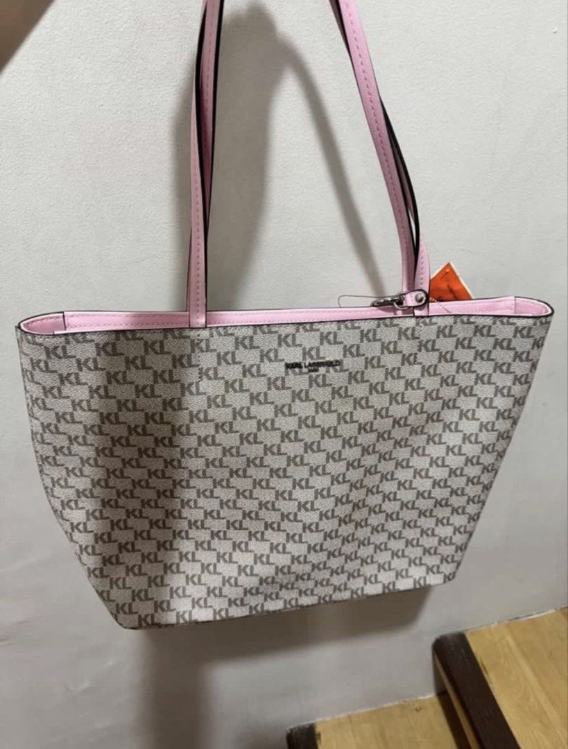Karl Lagerfeld Paris (Category: Shoulder Bags) located in Makati City. Submitted by chariz509 (Listing ID 1468344883, Image 1). Description: .