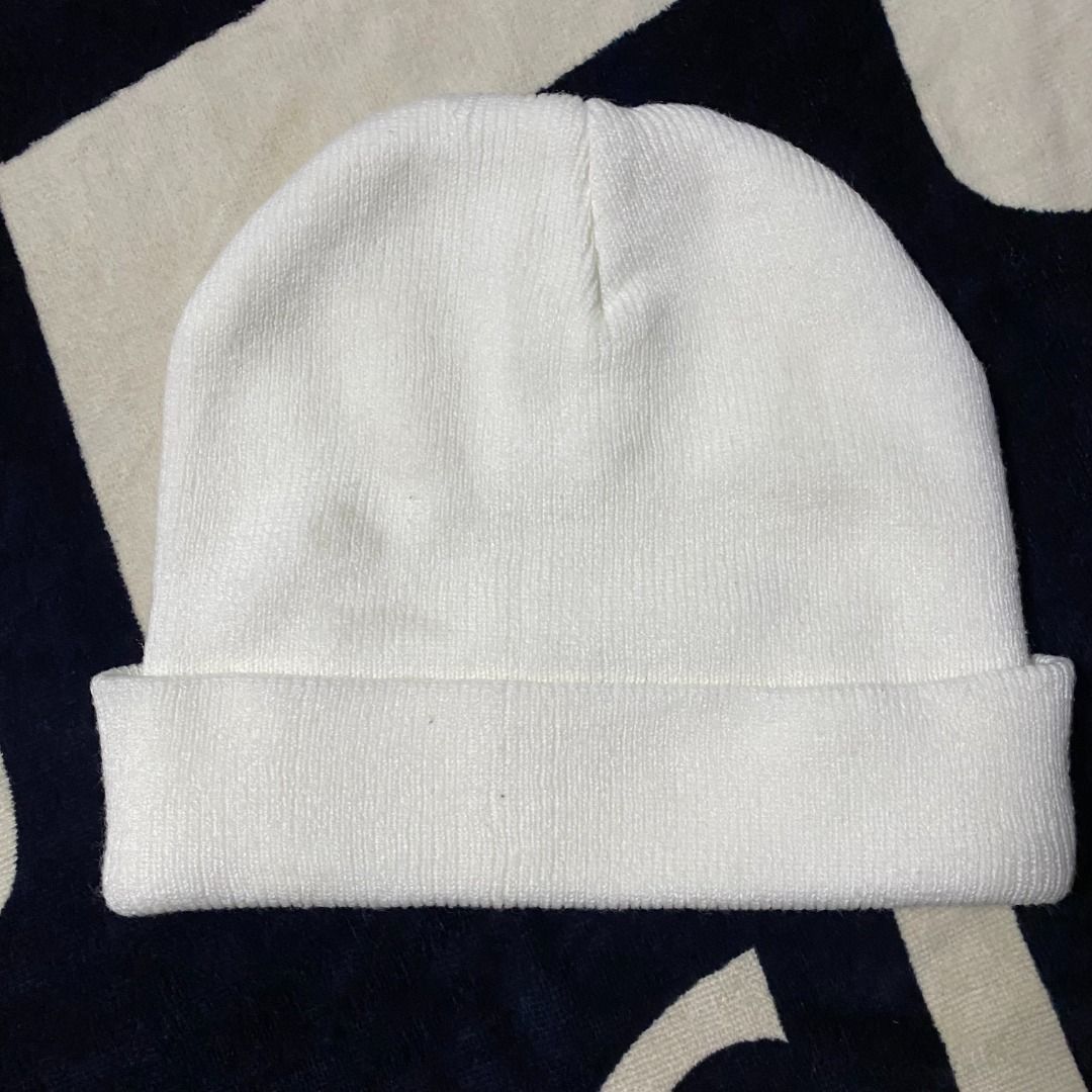 Keith haring beanie (Category: Beanies) located in Las Pinas. Submitted by all_details_posted (Listing ID 1468433509, Image 2). Description: need wash marumi.