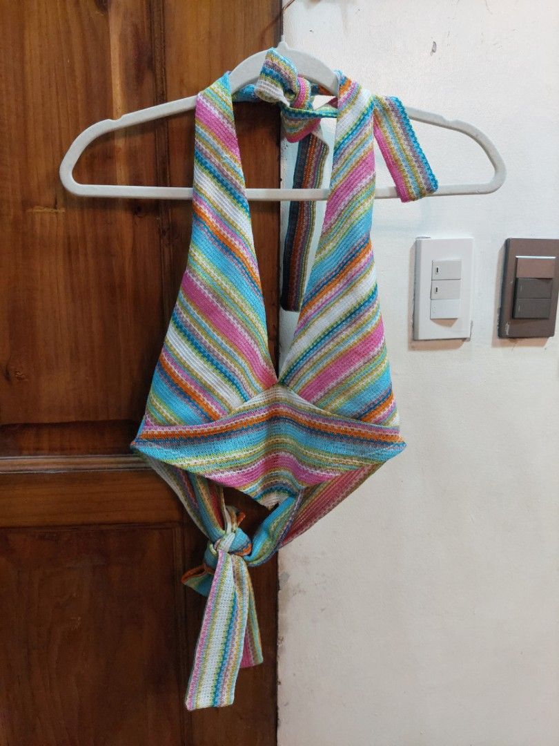 KENDALL & KYLIE MULTICOLOR HALTER TIE BACK TOP (Category: Others Tops) located in San Pedro. Submitted by cyanide.slug.cat (Listing ID 1468410987, Image 3). Description: xs-m 34" bust.