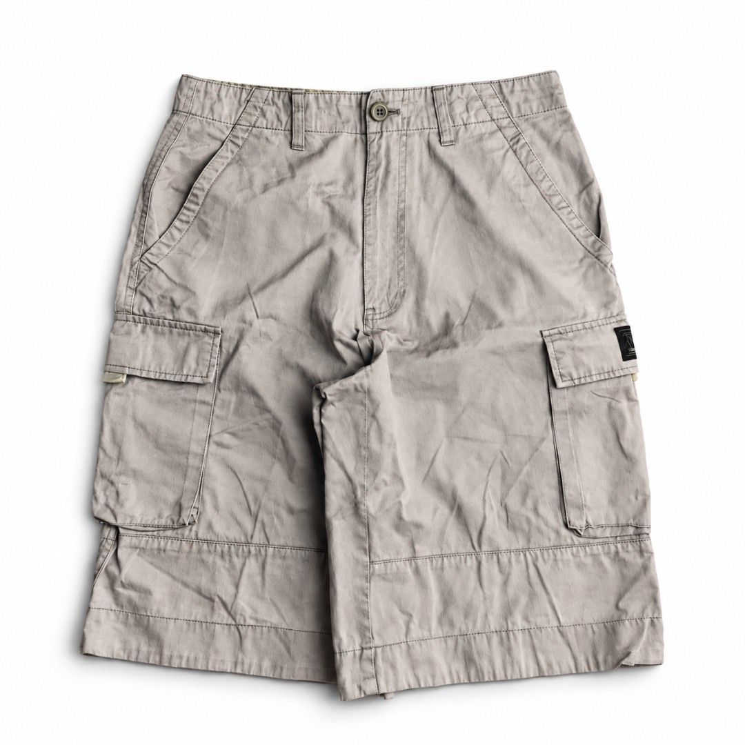 KHAKI CARGO SHORT (Category: Activewear) located in Baybay. Submitted by offrackproject (Listing ID 1468468993, Image 1). Description: .