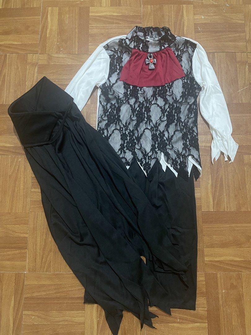 Kids Halloween Costume (Category: Babies & Kids Fashion) located in Cavite. Submitted by HelloAnn_Closet (Listing ID 1467725460, Image 1). Description: Used once, super cute. Please refer to size reference on the carton. .