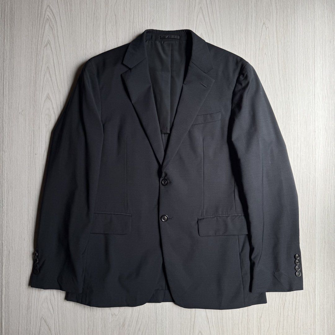Kinloch slim single-breasted blazer (Category: Coats, Jackets and Outerwear) located in Zamboanga. Submitted by rustic.rev (Listing ID 1468384763, Image 1). Description: Kinļoch slim single-breasted blazer Very good condition, crack buttons inside. Tagged: 100 Measurements: Pit to pit: 20” Length: 28.5” Shoulder: 17” Sleeves length: 24.5” .