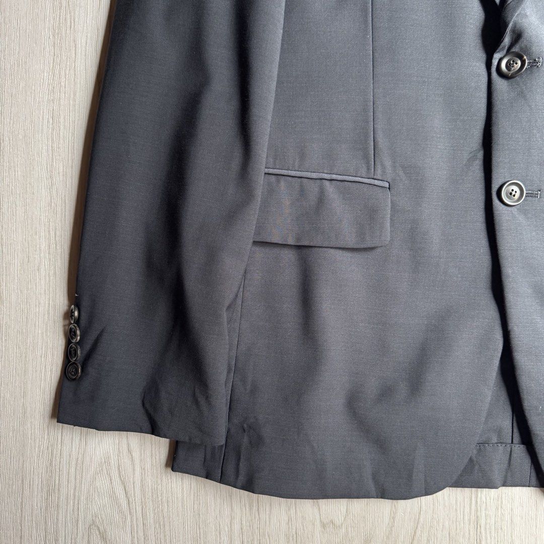 Kinloch slim single-breasted blazer (Category: Coats, Jackets and Outerwear) located in Zamboanga. Submitted by rustic.rev (Listing ID 1468384763, Image 3). Description: Kinļoch slim single-breasted blazer Very good condition, crack buttons inside. Tagged: 100 Measurements: Pit to pit: 20” Length: 28.5” Shoulder: 17” Sleeves length: 24.5” .