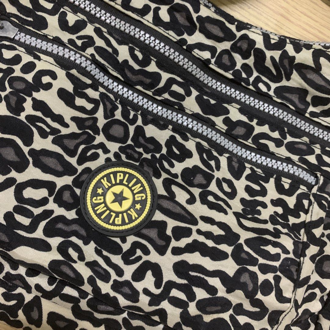 KIPLING (Category: Sling Bags) located in Kuala Terengganu. Submitted by matinstore2809 (Listing ID 1468469854, Image 3). Description: *KIPLING* SLING BEG LEOPARD UKURAN SAIZ LEBAR 14INCI PANJANG 9.5INCI RUJUK GAMBAR DETAILS .